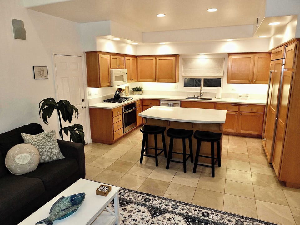 House, Multiple Beds, Patio, Partial Ocean View (Beauty by the Beach) | Interior