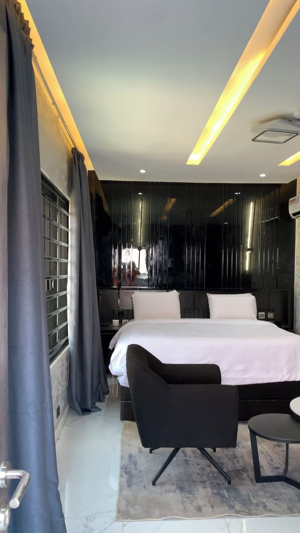 Family Apartment, Balcony | Desk, laptop workspace, blackout drapes, soundproofing
