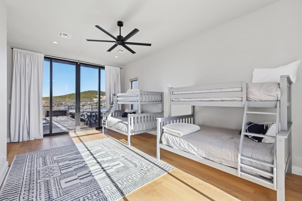 Upstairs bunk room (2 fulls, 2 twins)