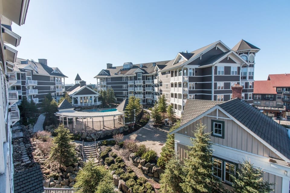 Neighborhood, City, Urban, Building, Outdoors