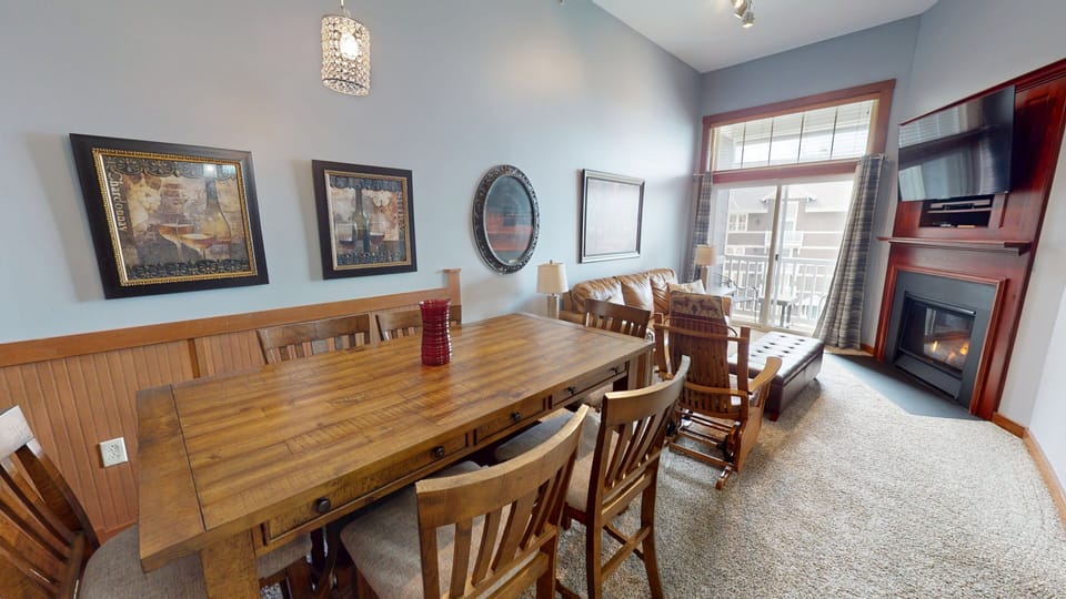 Dining Room, Dining Table, Furniture, Indoors, Table