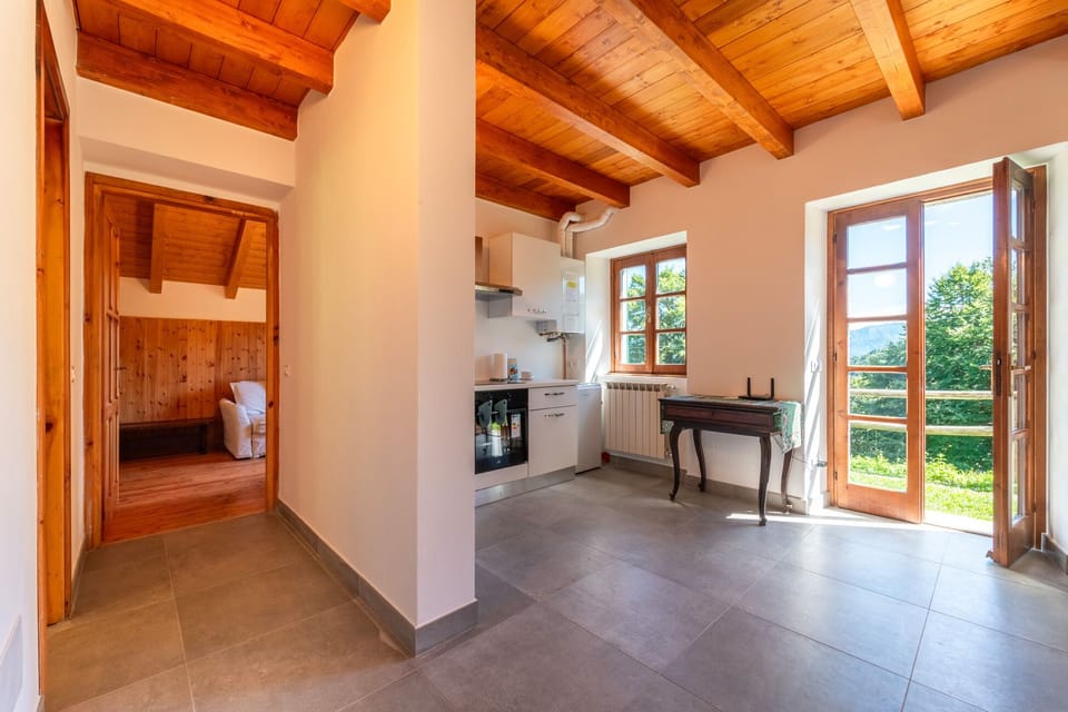 House, Patio, Garden View | Living area | 35-inch TV with digital channels