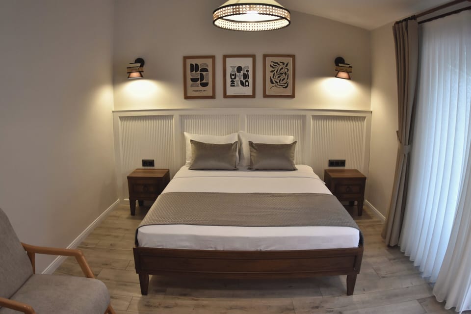 Deluxe Room | Premium bedding, Select Comfort beds, minibar, desk