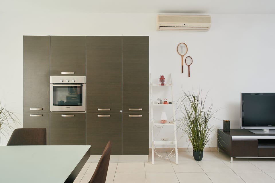 Fully equipped kitchen (1)