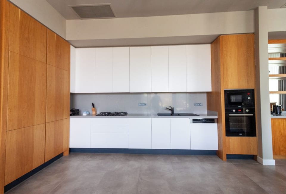 Luxury Villa | Private kitchen | Fridge, oven, stovetop, dishwasher