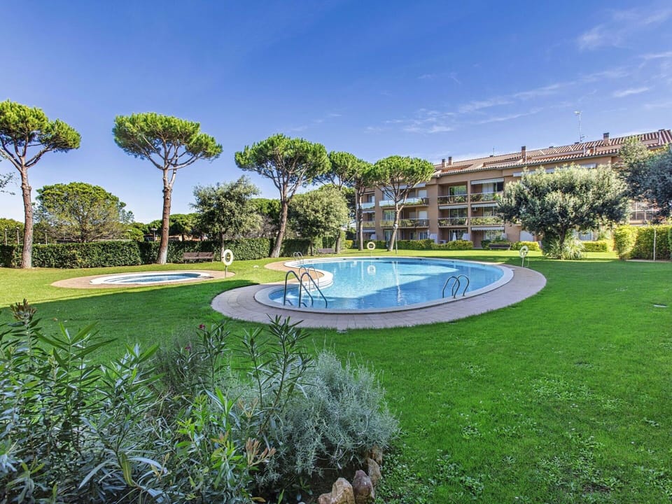 Swimming Pool, Resort, Yard, Lawn, Hotel, Park, Courtyard, Hacienda, Water Feature, Villa