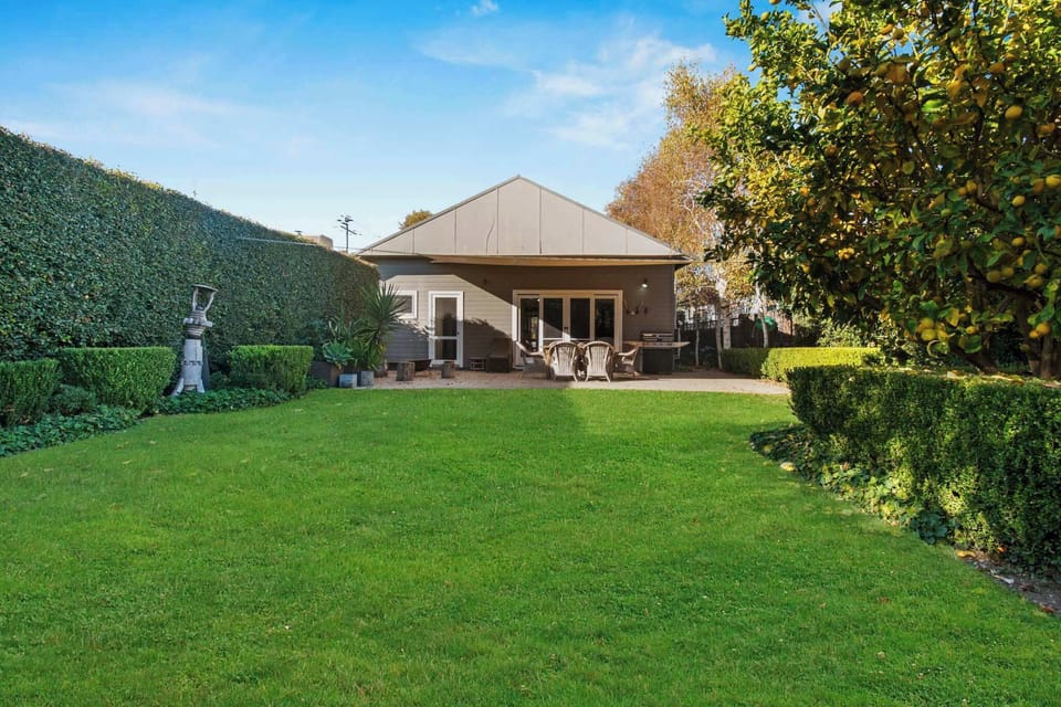 BBQ + Outdoor Entertaining Area