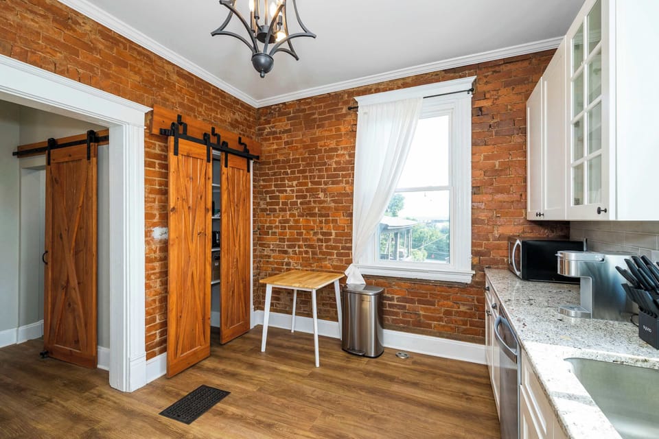 House, Multiple Beds, Balcony, City View (Ludlow Lodge w/ City Views) | Private kitchen | Coffee/tea maker