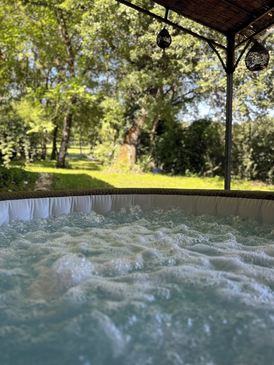 Outdoor spa tub