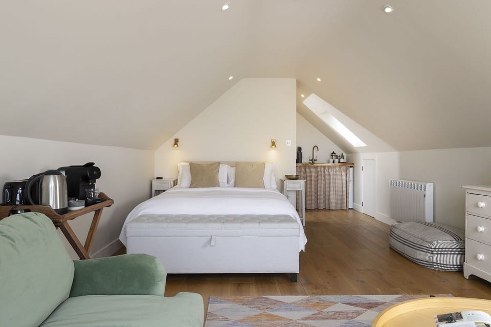 Keepers Annexe Bedroom Area - StayCotswold