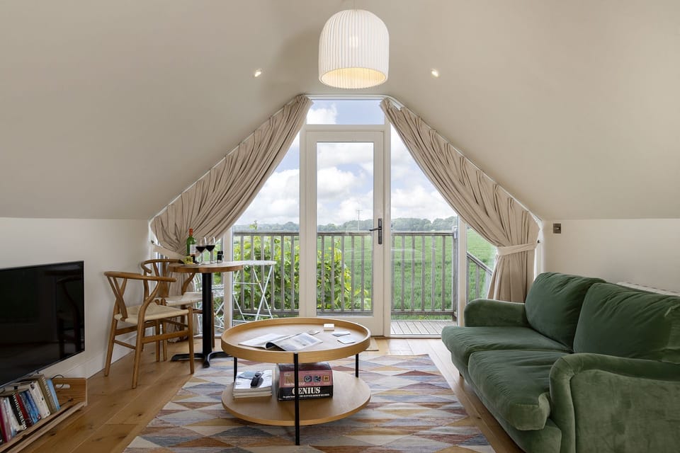 Keepers Annexe Sitting Area - StayCotswold