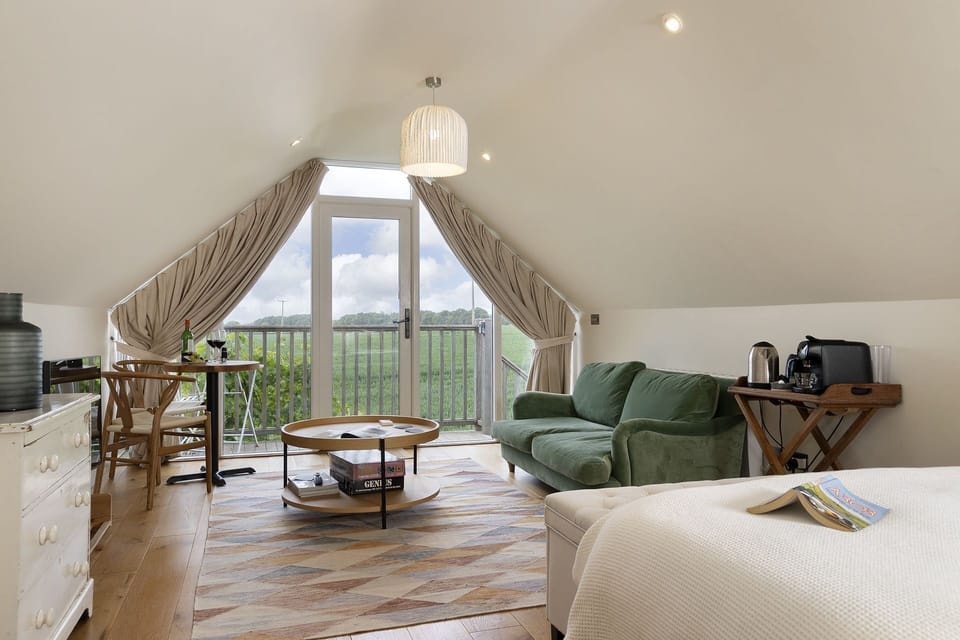 Keepers Annexe Sitting Area - StayCotswold