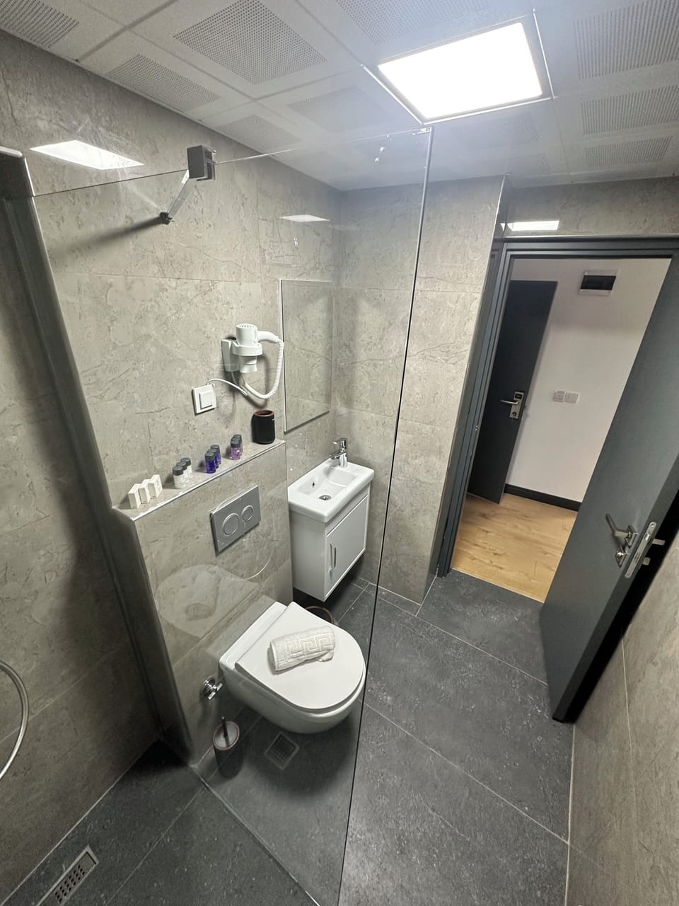 Standard Triple Room, Non Smoking, City View | Bathroom | Shower, hair dryer, towels, soap