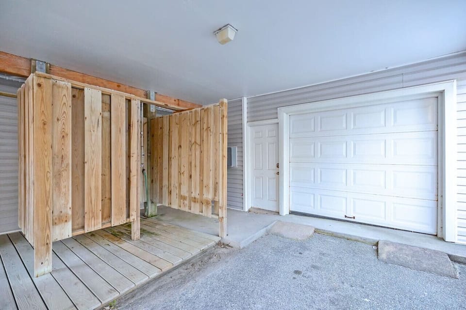 Parking/Outdoor Shower