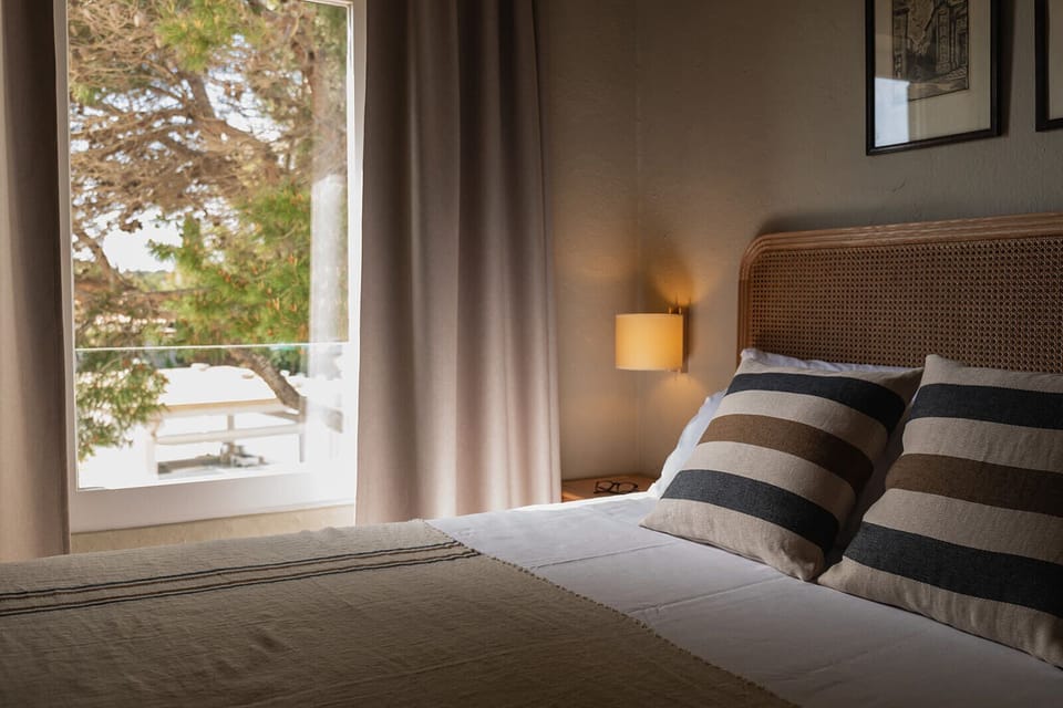 Double Room | In-room safe, cribs (free), WiFi (free), bed sheets