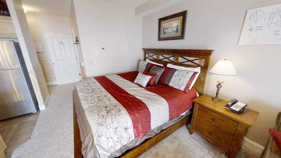 Indoors, Bed, Furniture, Lamp, Table Lamp