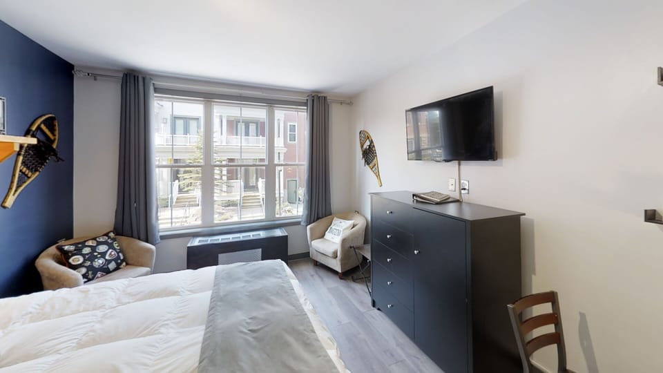 Indoors, Screen, Furniture, TV, Window