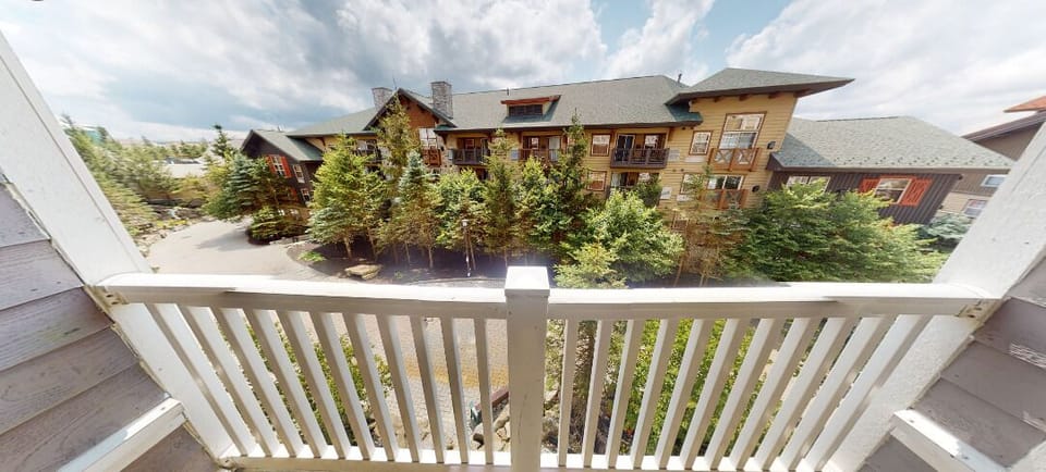 Tree, Balcony, Nature, Outdoors, Scenery