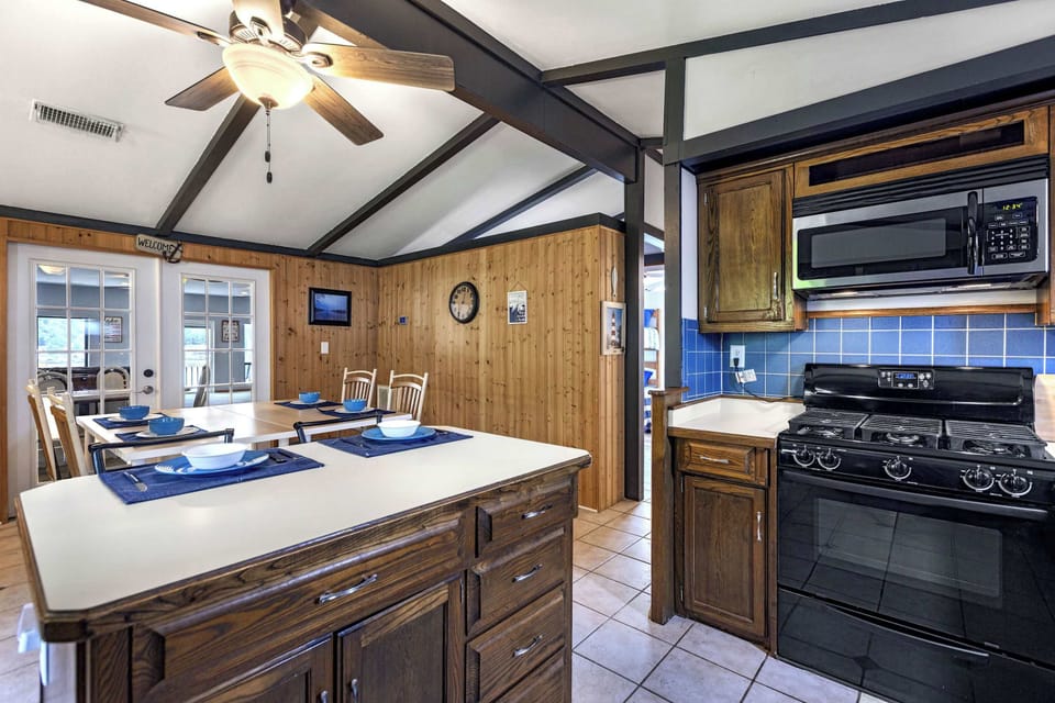 House, Multiple Beds, Kitchen (Sunset at Washburn) | Private kitchen | Coffee/tea maker