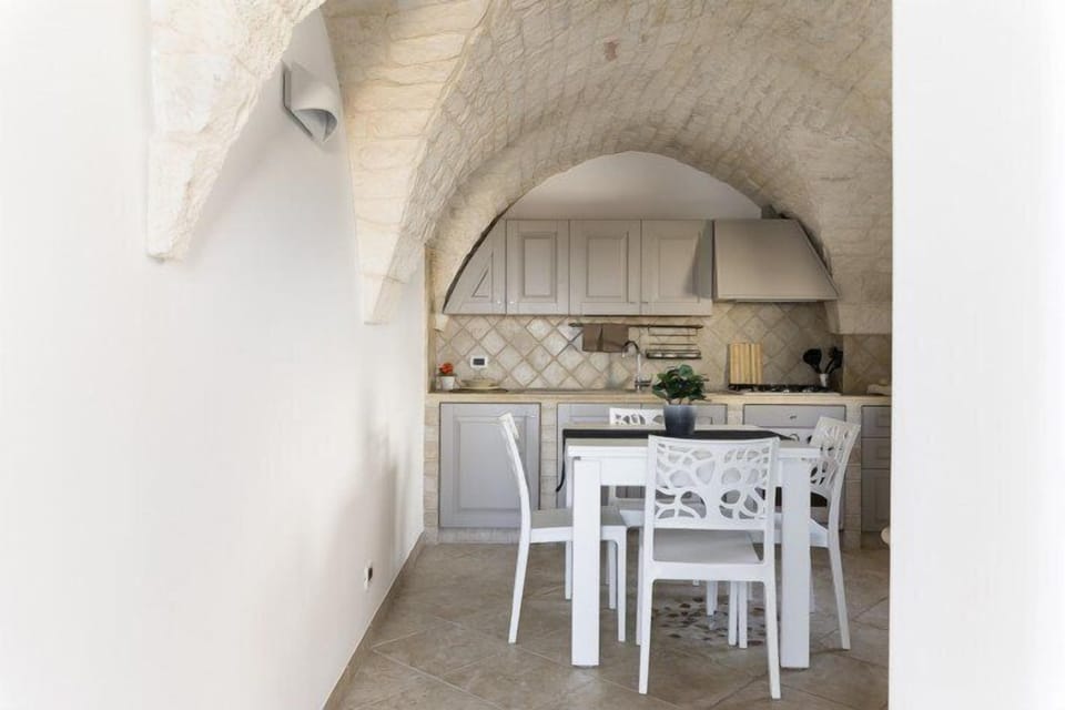 Apartment, City View | Private kitchen | Highchair