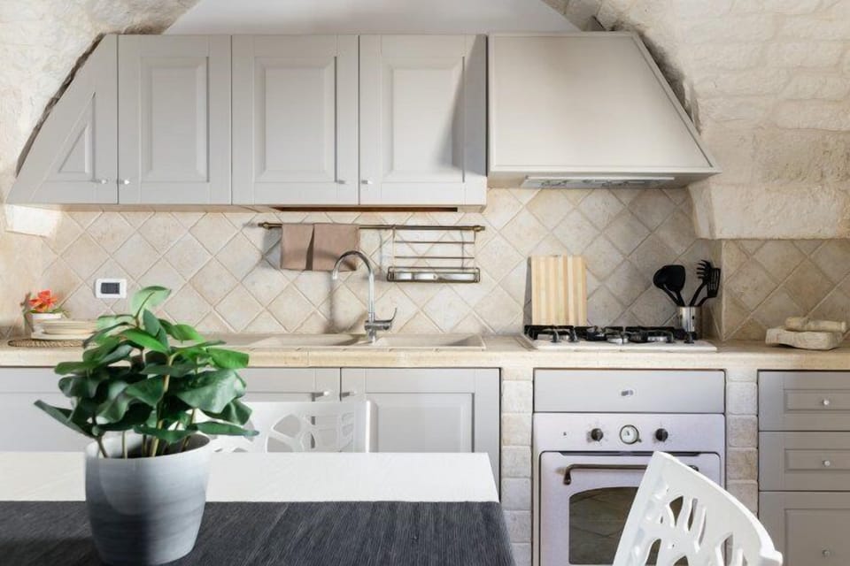 Apartment, City View | Private kitchen | Highchair