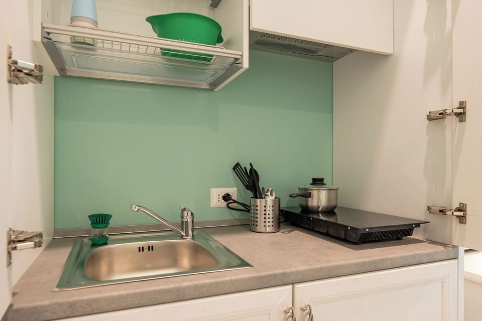 Luxury Double Room | Private kitchen | Mini-fridge, espresso maker, coffee/tea maker, electric kettle