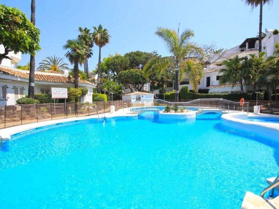 Apartment | Pool | Outdoor pool
