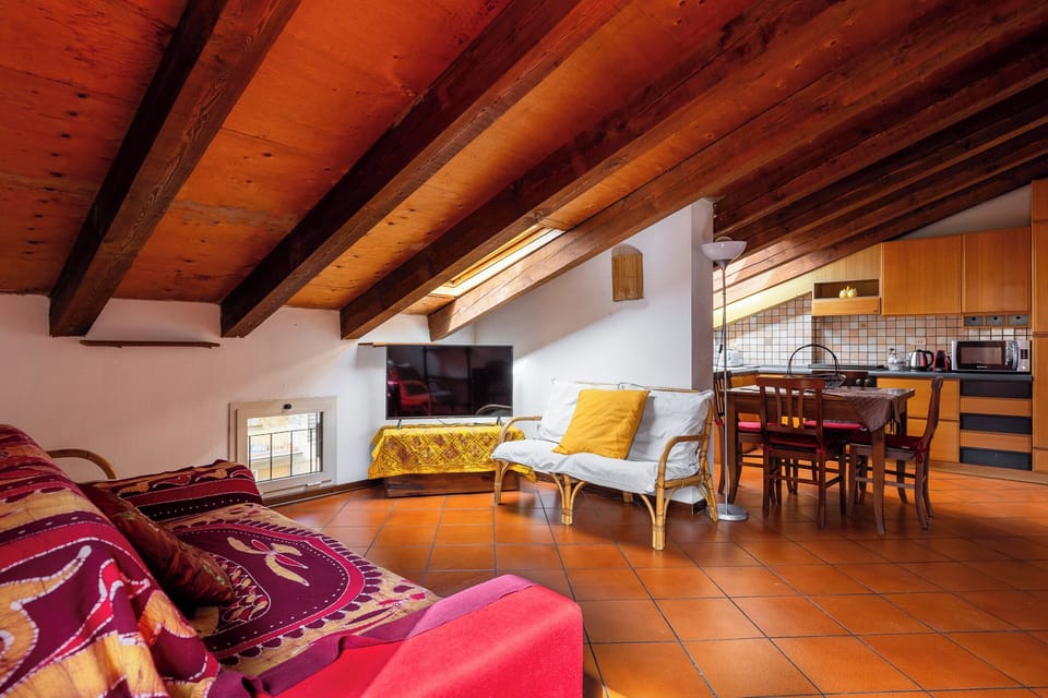 Apartment | Living area | 35-inch flat-screen TV with digital channels