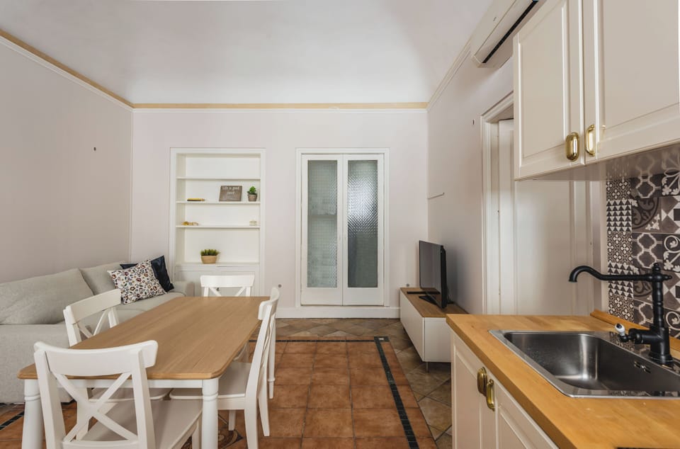 Apartment, Balcony | Dining room
