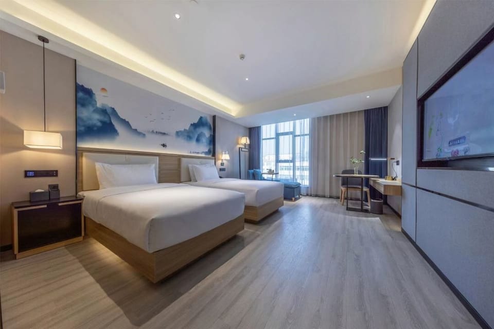 Elite Double Room | Free WiFi, bed sheets