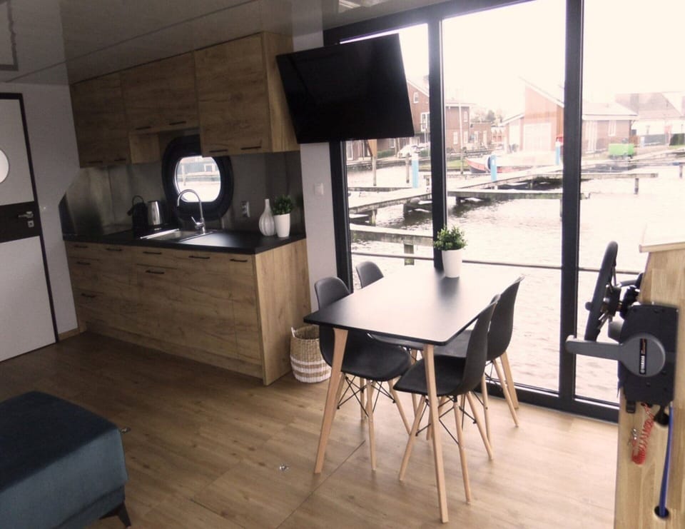 Mobile Home | Dining