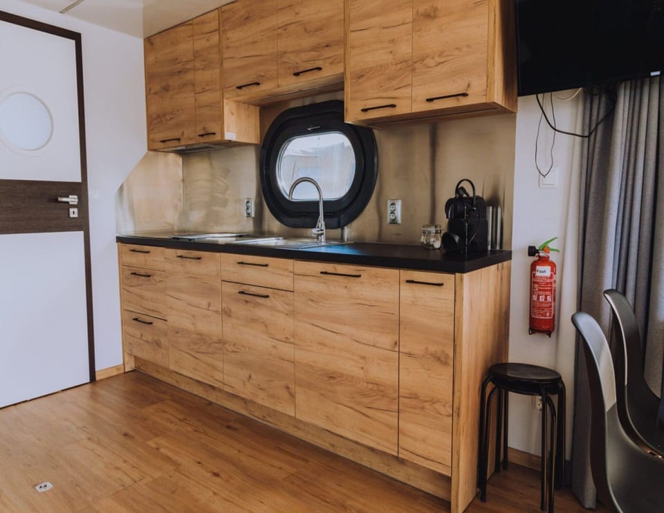 Mobile Home | Private kitchen