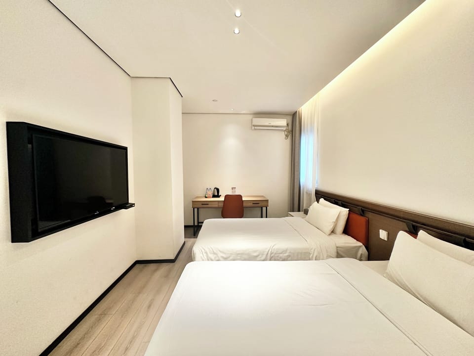 Superior Double Room | Premium bedding, down comforters, desk, free WiFi