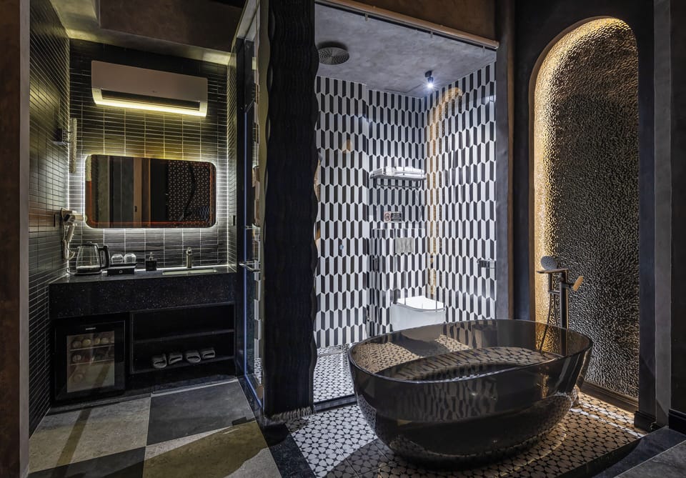 Exclusive Double Room | Bathroom | Designer toiletries, hair dryer, slippers, bidet
