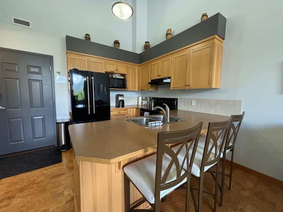 Fully equipped kitchen. New countertops & appliances - pictures coming soon!