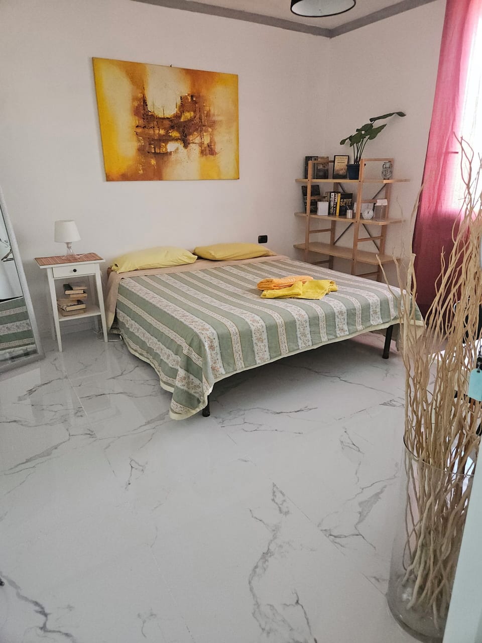 Basic Single Room | Free WiFi