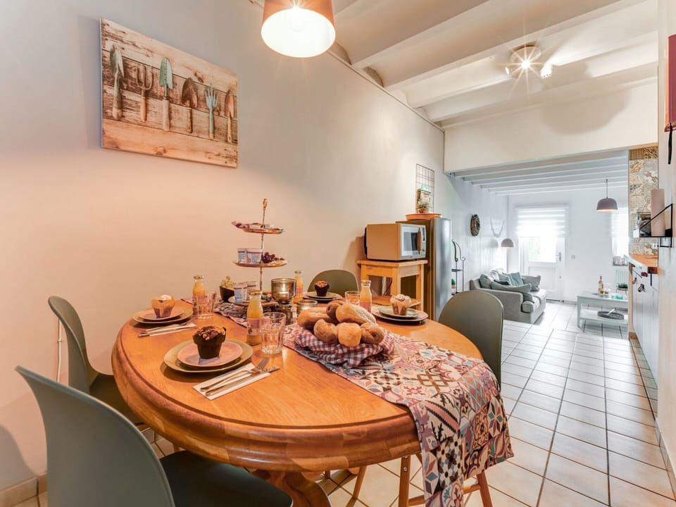 Cottage | Dining