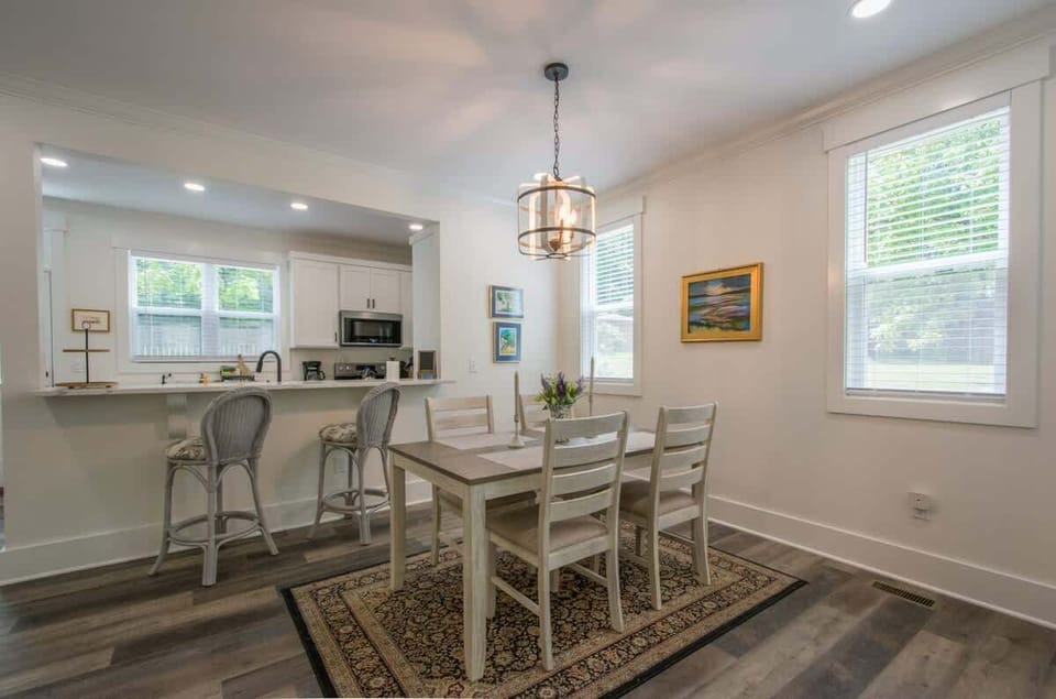 Additional seating at the bar.