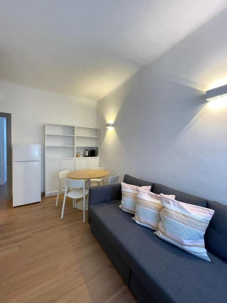 Standard Studio | Living area | TV