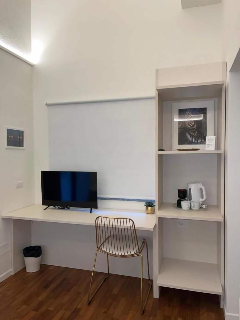 Room | Living area | TV