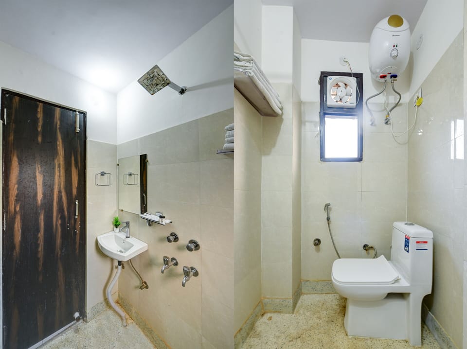 Superior Double Room | Bathroom | Free toiletries
