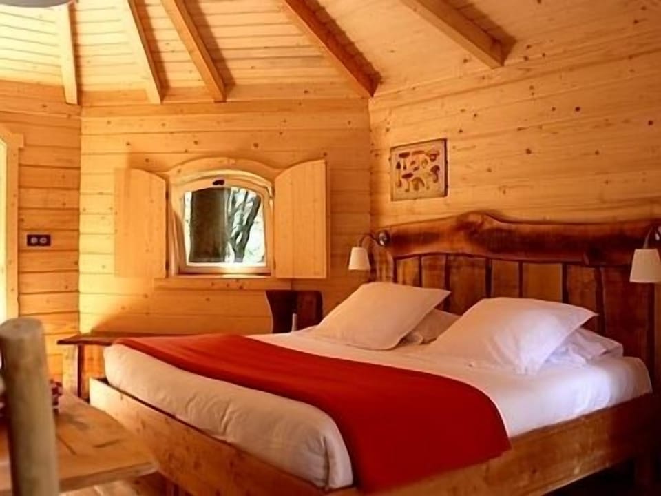 Premium bedding, memory foam beds, minibar, desk