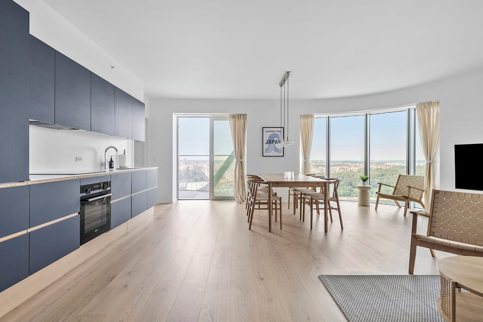 A fully equipped kitchen with all amenities you need to show off your cooking skills