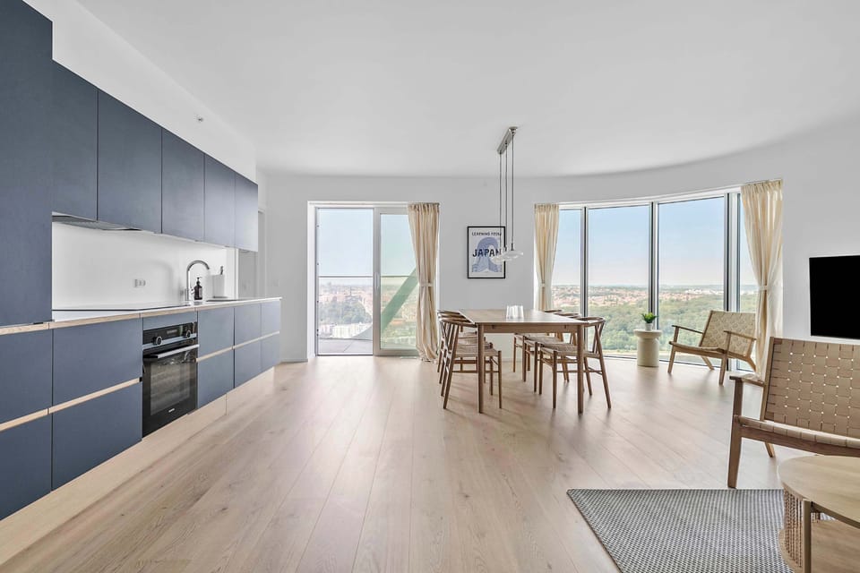 A fully equipped kitchen with all amenities you need to show off your cooking skills