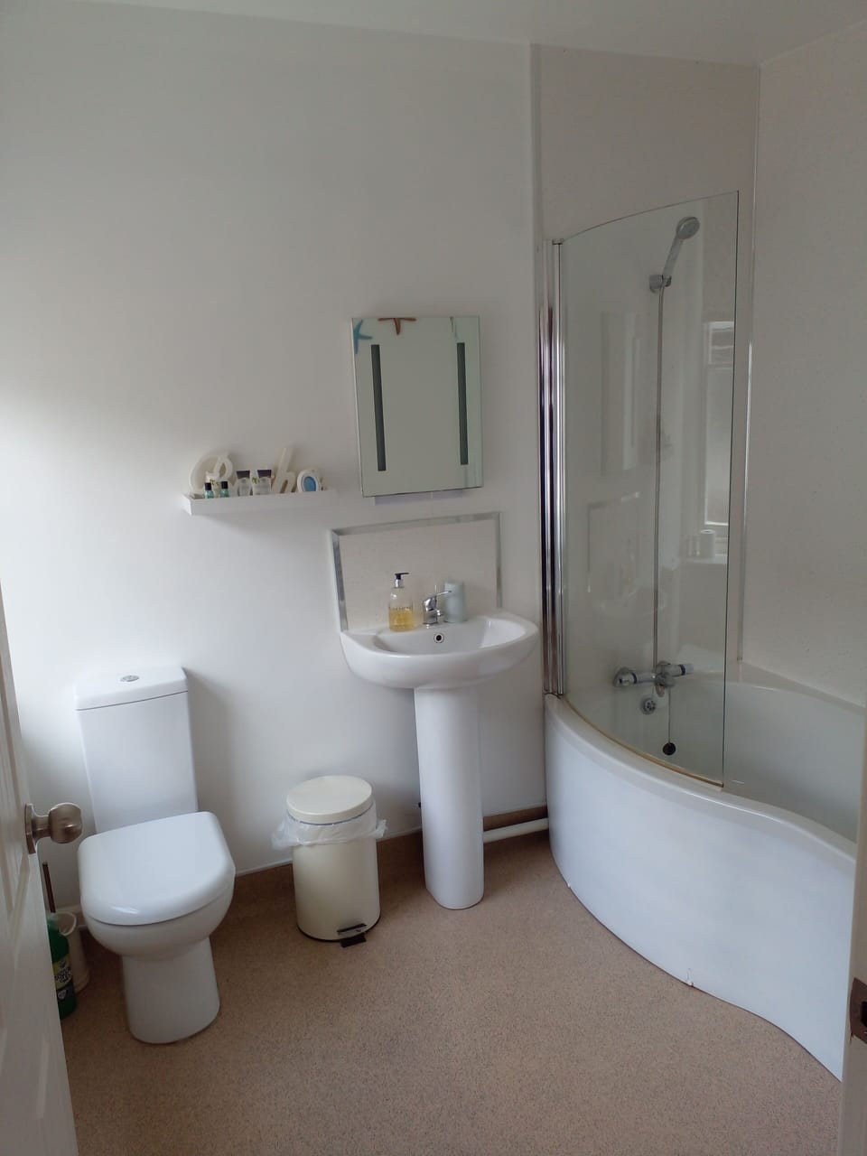 Double Room (2) | Iron/ironing board, WiFi (free), individually decorated