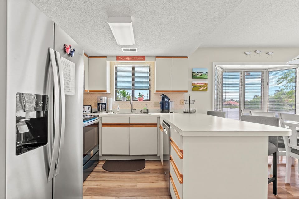 A fully stocked kitchen makes meal preparation a breeze.