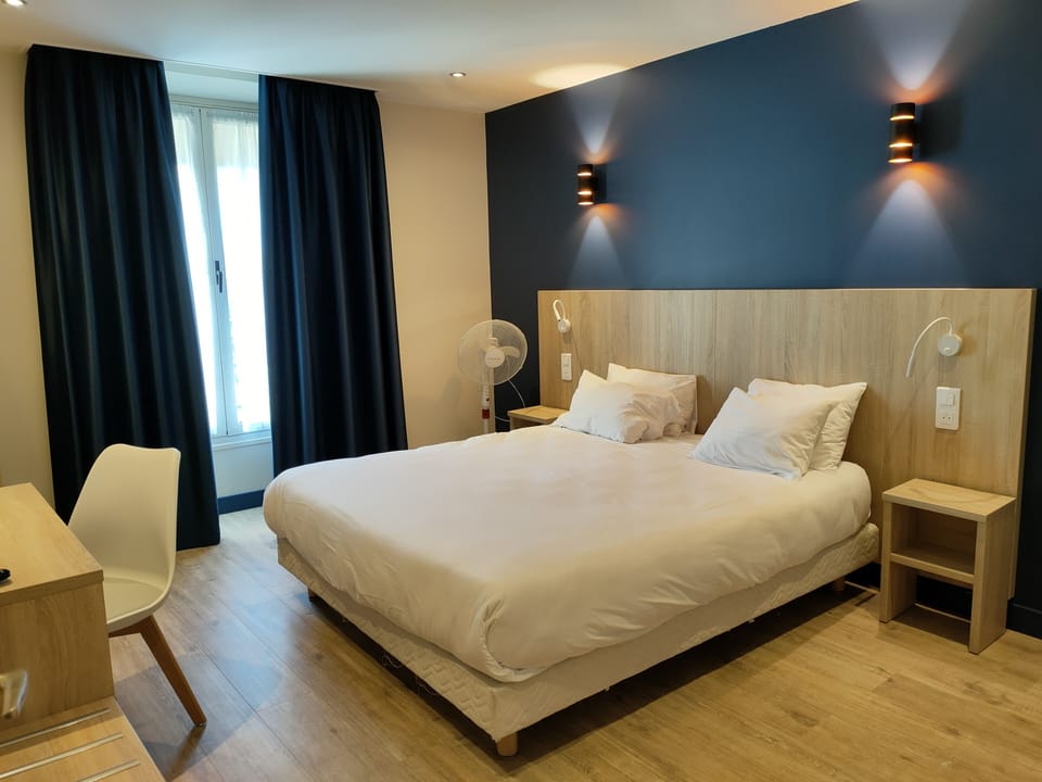 Superior Double Room | In-room safe, desk, free WiFi, bed sheets