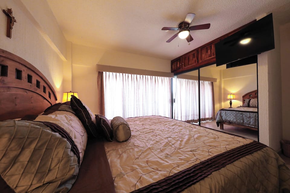 Bedroom (King)
