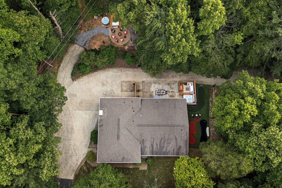 Arial view of the property and outdoor amenities