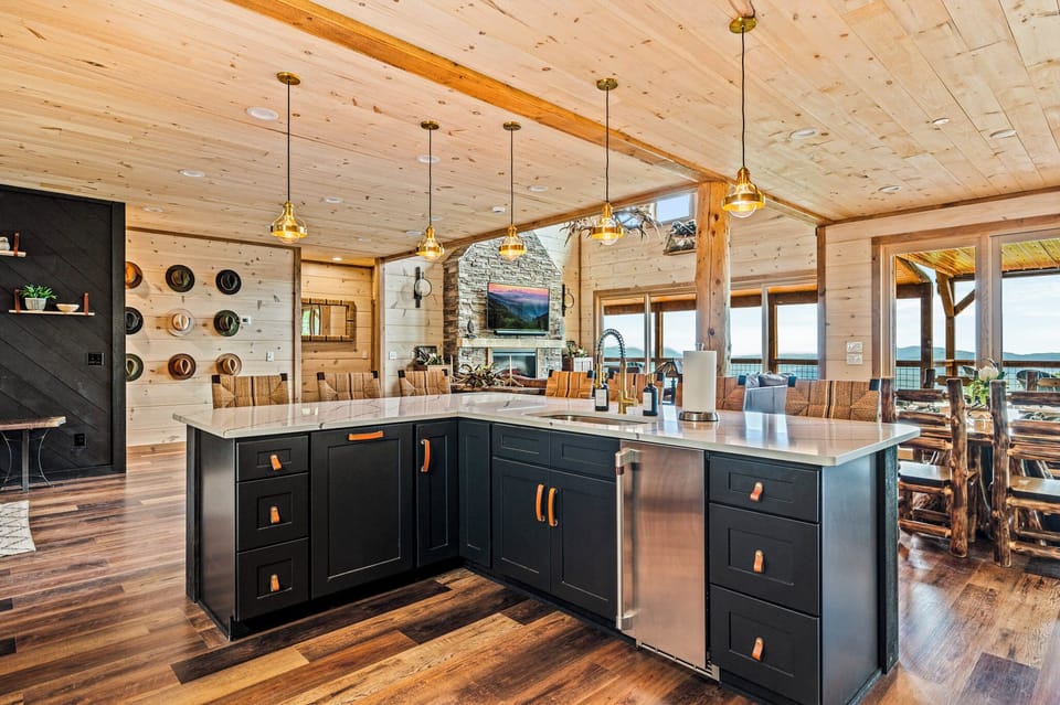 Kitchen- double ovens, crushed ice, and plenty of space for the family to gather